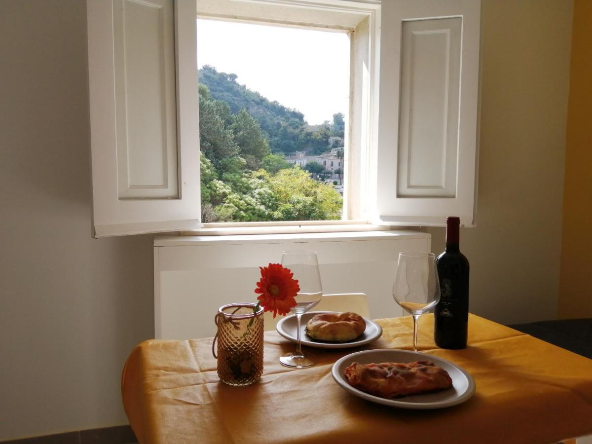 Aquila Sveva Domus Villa Ragusa Bagian luar foto